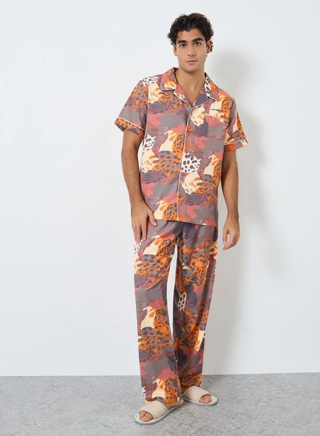 ستايلي طقم بيجاما من بنطال وقميص بقصة مريحة وطبعة مجردة