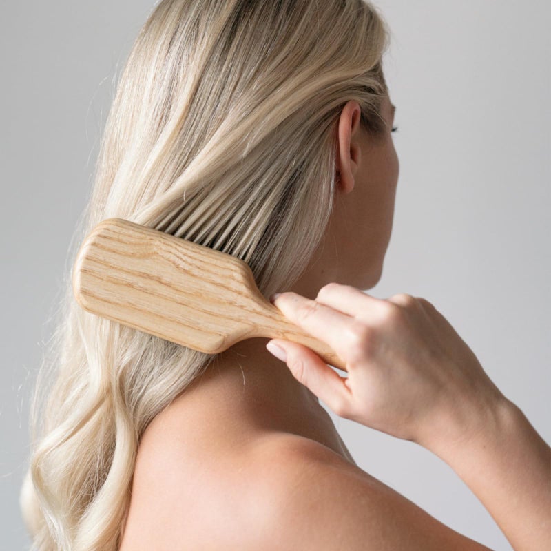 TEK- Rectangular Paddle Brush with Long Tooth in Ash Wood Handmade in Italy, for Long, Thick and Straight Hair - 22 x 6.5 cm - Image 2