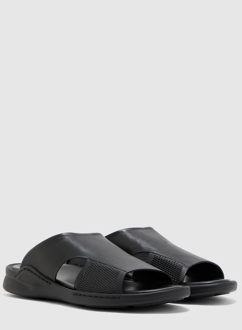 STEVE MADDEN Cut Out Detail Sandals