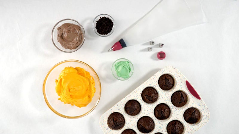 ترودو - 5118553 قالب مافن سيليكون هيكلي ترودو 12 كوب قصاصات/فوشيا - Image 4