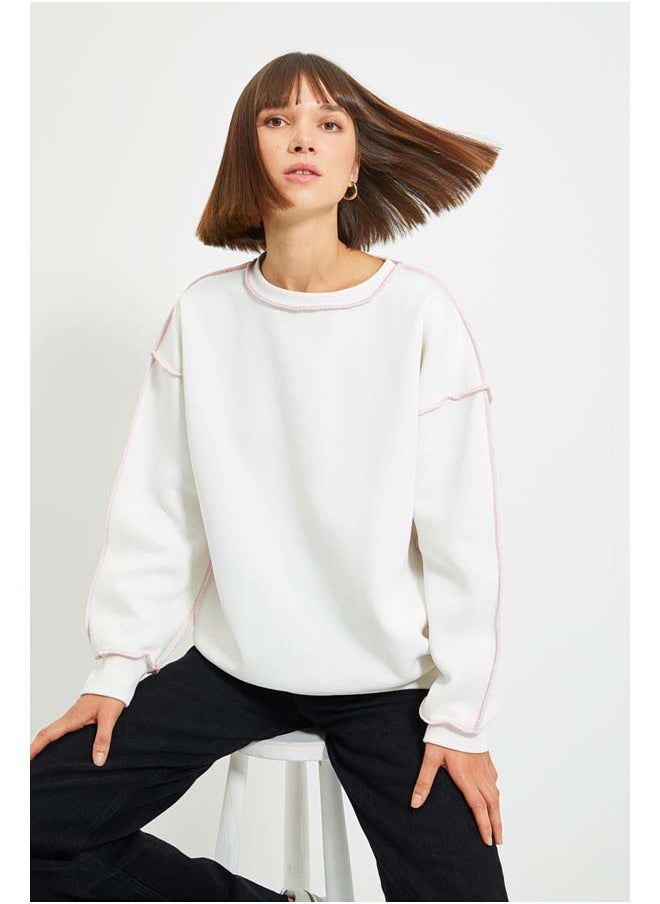 trendyol - Regular/Normal fit in Ecru. Stitching on the Bedspread With Fleece Inside Knitted Sweatshirt TWOAW22SW0267 - Image 1