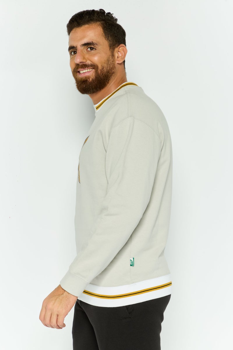 PUMA سويت شيرت رياضي للرجال بأكمام طويلة مناسب للخارج، رمادي فاتح - Image 2