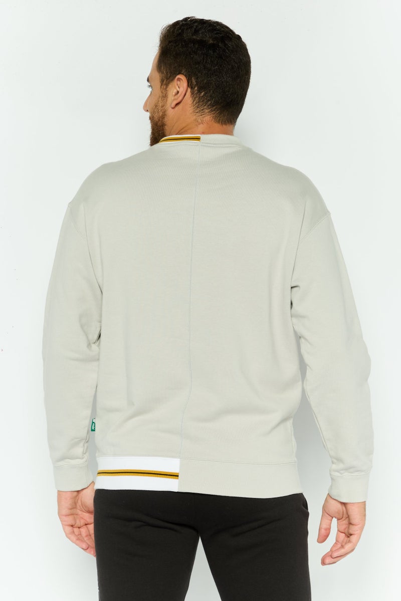 PUMA سويت شيرت رياضي للرجال بأكمام طويلة مناسب للخارج، رمادي فاتح - Image 3