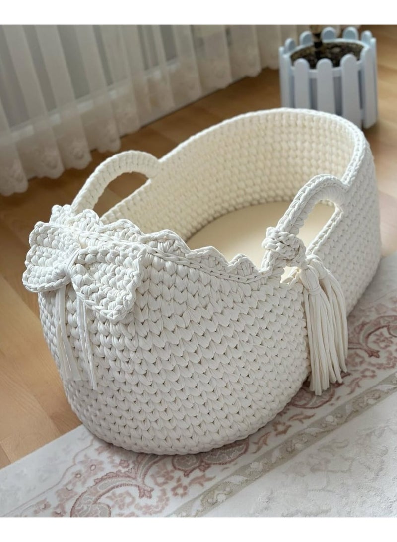 Crochet half-dome portable crib for newborns - sugar