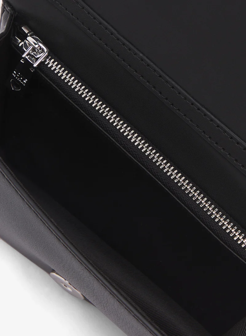لوف موسكينو Zip through crossbody