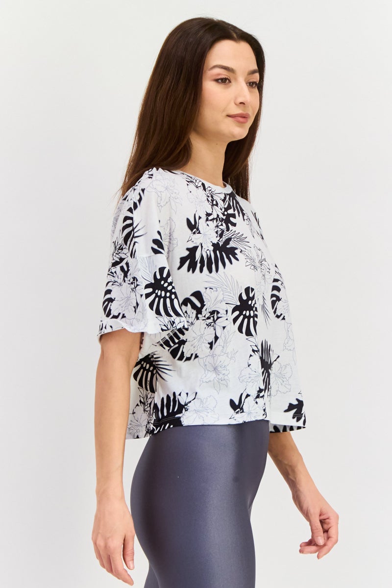 PUMA Women Relaxed Fit Short Sleeves Training Top, White - Image 2