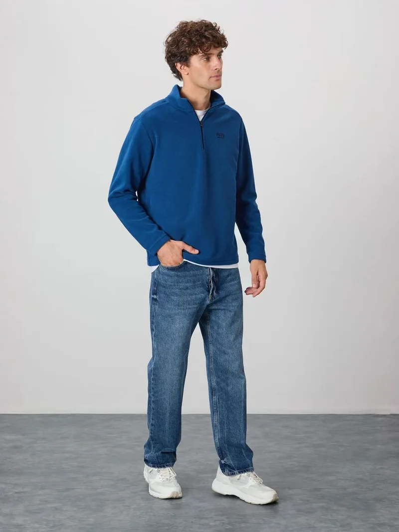 تومي لايف TOMMY Men's Plush Half-Zip Sweatshirt