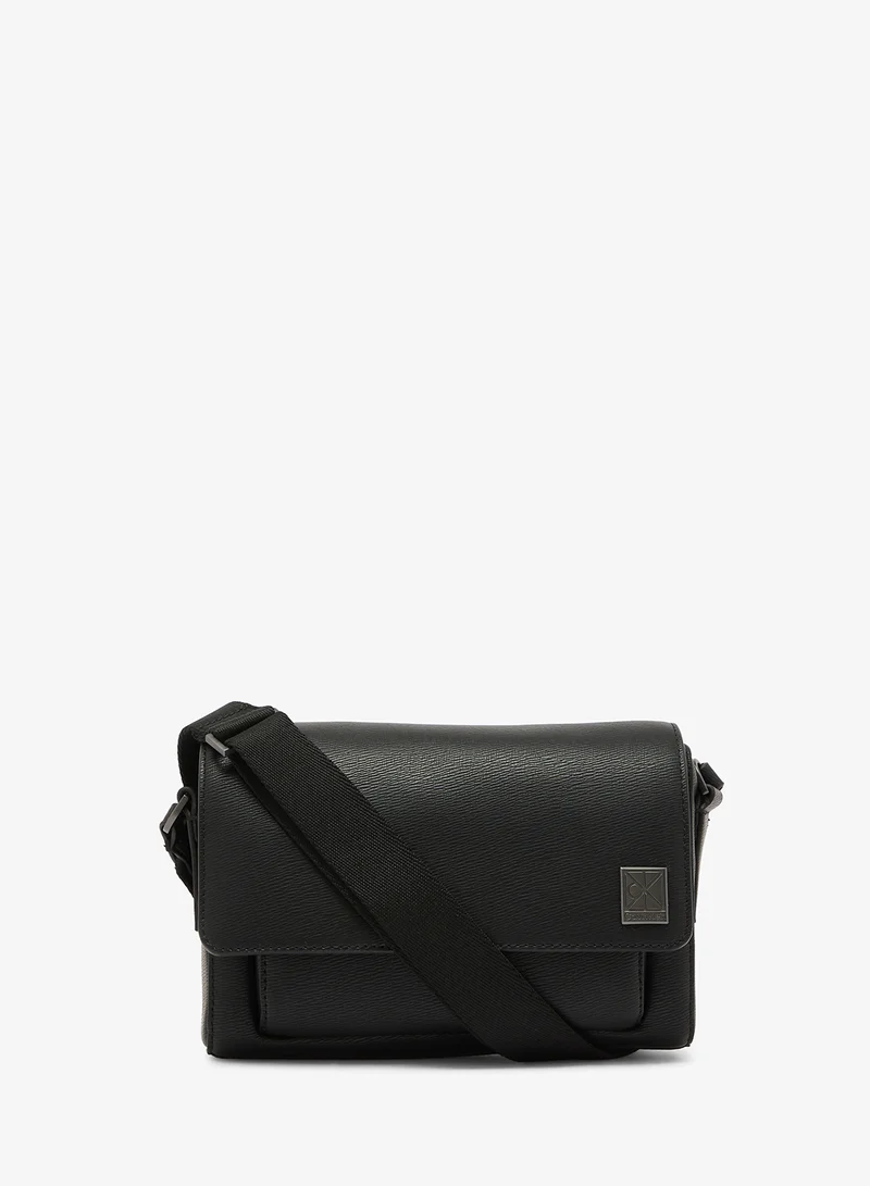 Emblem Hardware Small Flap Messenger