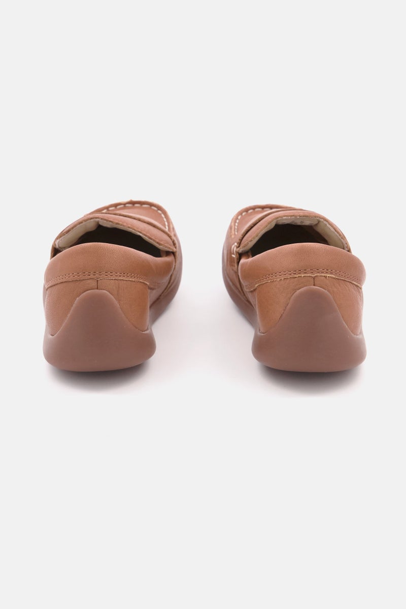 clarks Kids Boy Wide Fit Slip On Artist Stride Shoes, Tan - Image 2