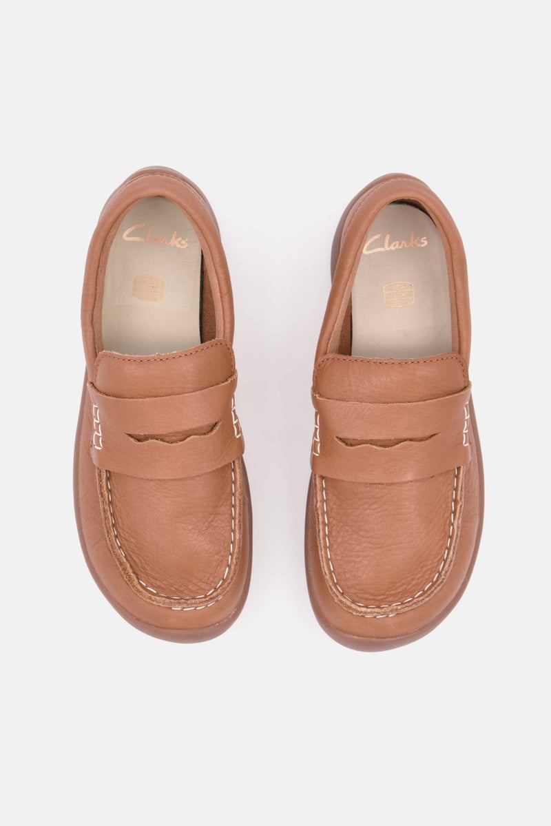 clarks Kids Boy Wide Fit Slip On Artist Stride Shoes, Tan - Image 4