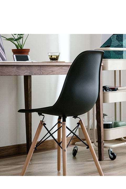 كرسي طعام عصري من إيمز، كرسي جانبي بلاستيكي، كراسي مطاعم تجارية بأرجل خشبية للمنزل والمكتب والمتجر