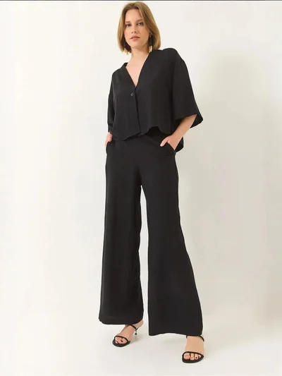 Bianco Lucci LUCCI V-neck Tunic and Wide Leg Pants Two-Piece Set