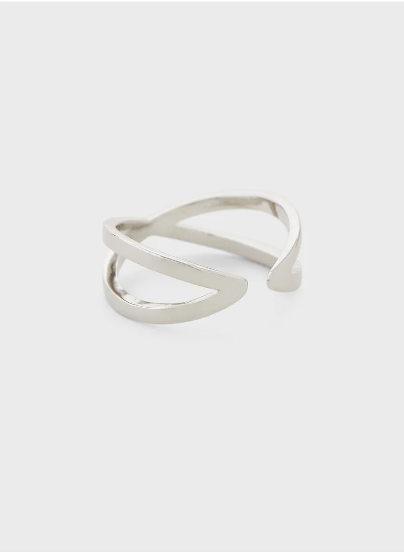 GUESS Crossed Bars Ring