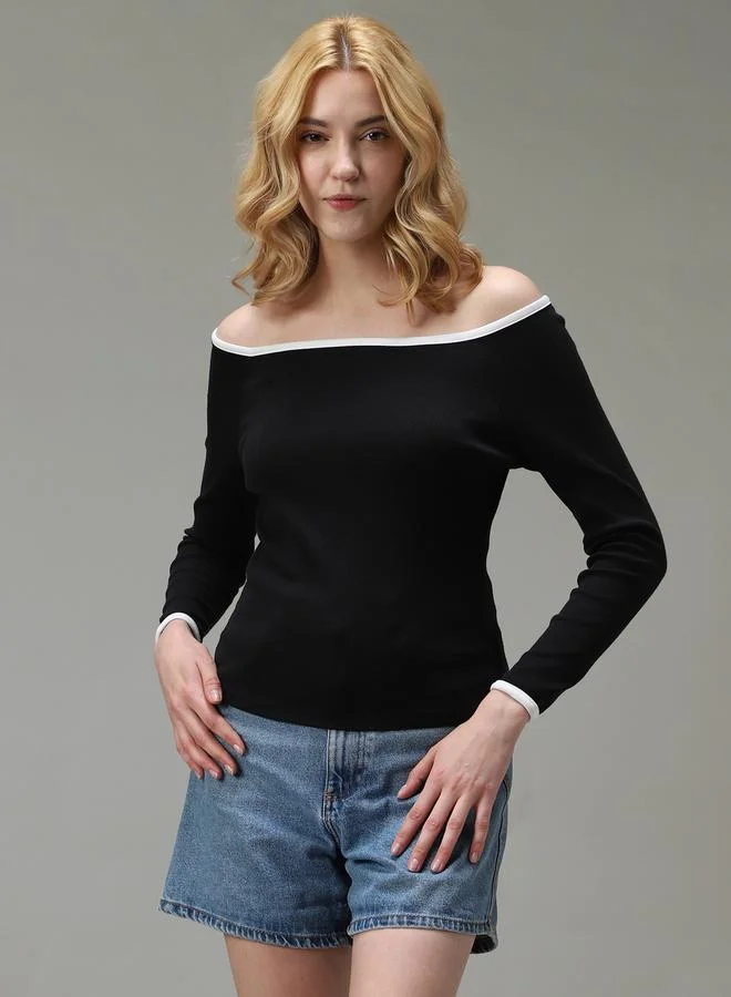 أوجيدر بلوزة محبوكة بتفاصيل مضلعة ومُتباينة