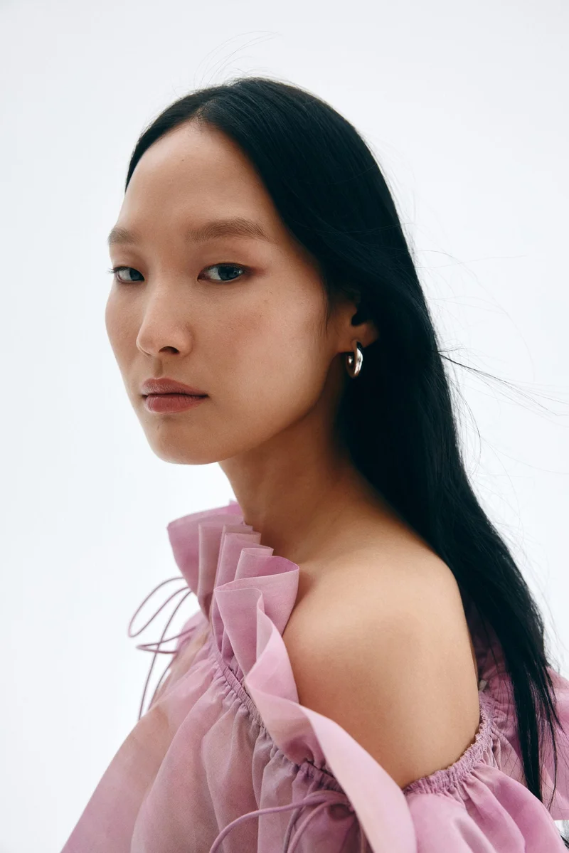H&M Frilled one-shoulder blouse