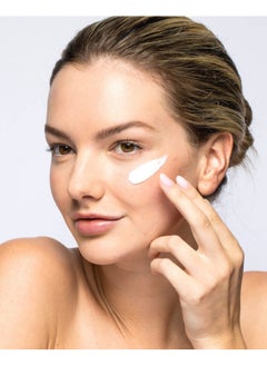 iS CLINICAL Extreme Protect Spf 40 Tinted Sunscreen; Daily Face Moisturizer With Spf; Hydrating Treatment Sunscreen 100 G  - Image 3