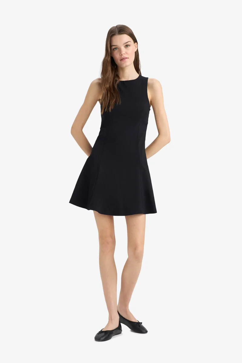 ديفاكتو Crew Neck Bengalin Sleeveless Mini Dress