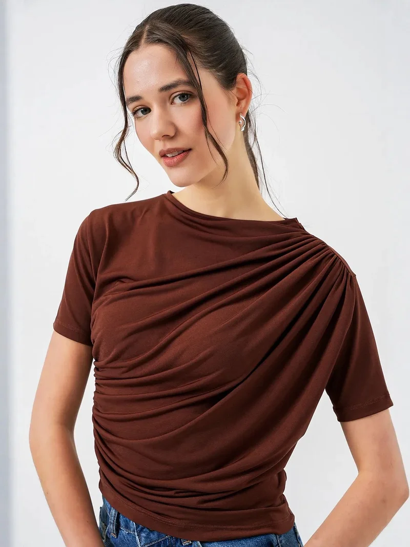 بيغ دارت BDART Fitted Ruffle Detail Blouse with Crew Neck