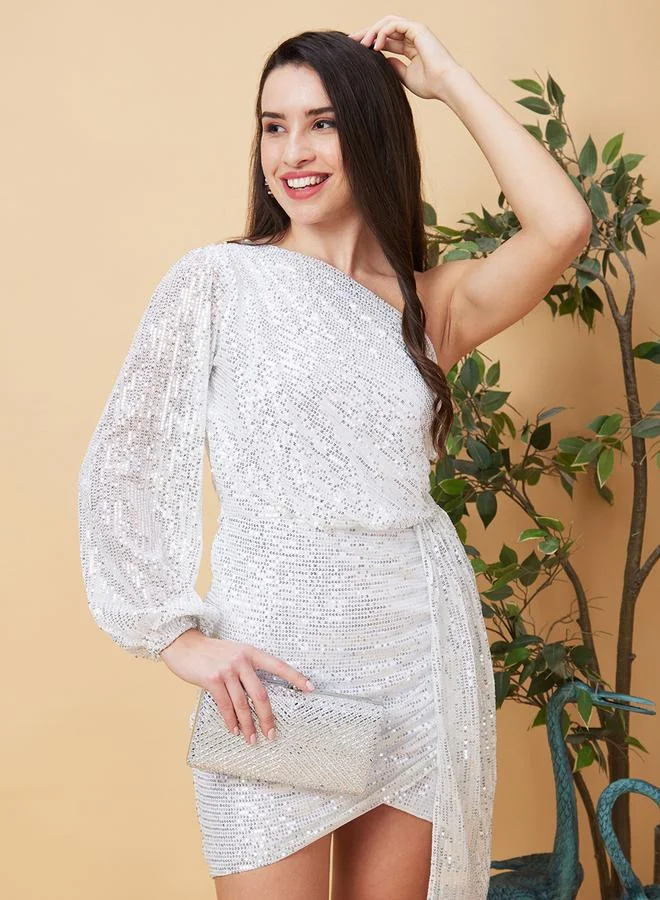 جلو باص فستان قصير ضيق بحافة تيوليب وكم واحد مزين