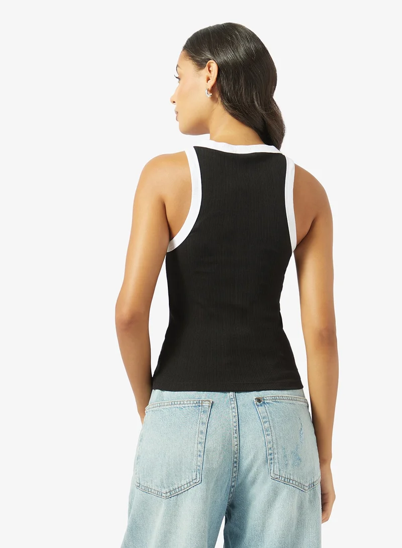 جيس جينز بلوزة بدون أكمام بياقة دائرية