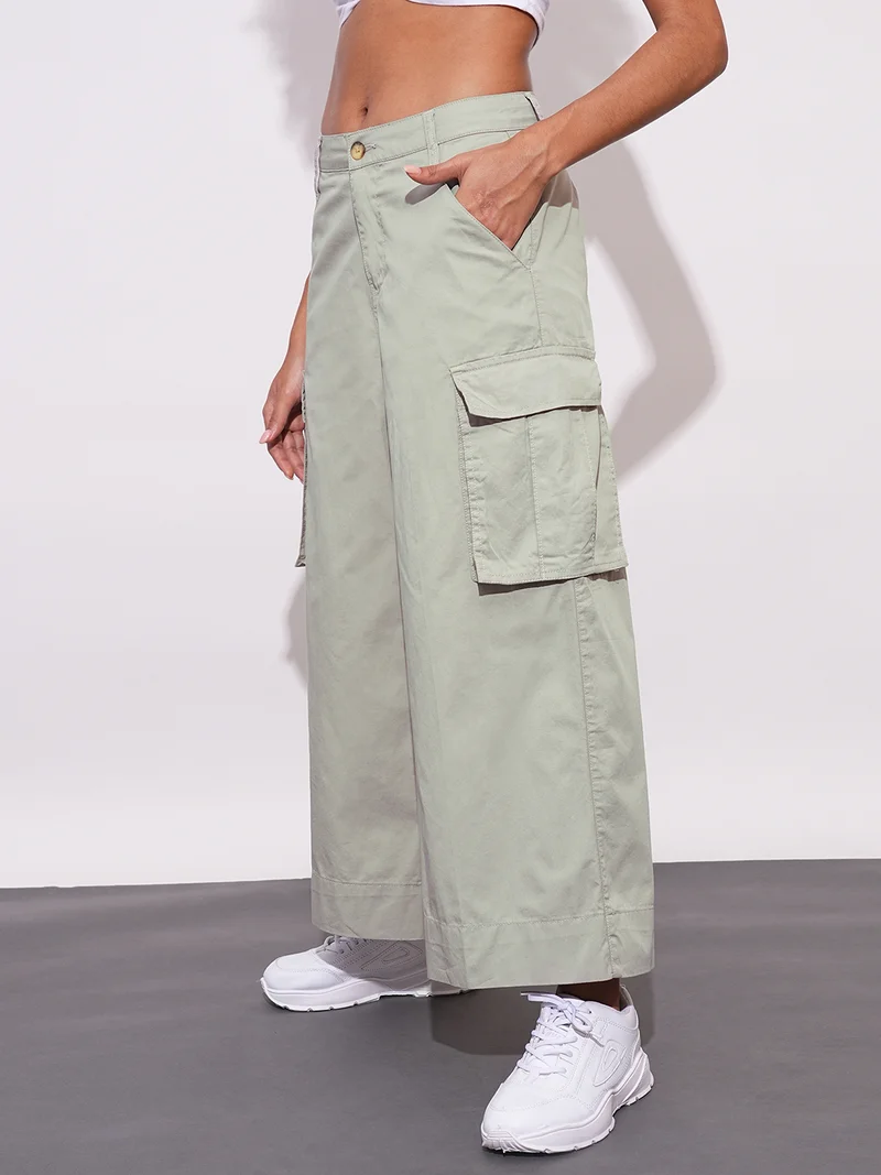 globus Globus Women Cotton Mid-Rise Cargo Style Wide Leg Trousers