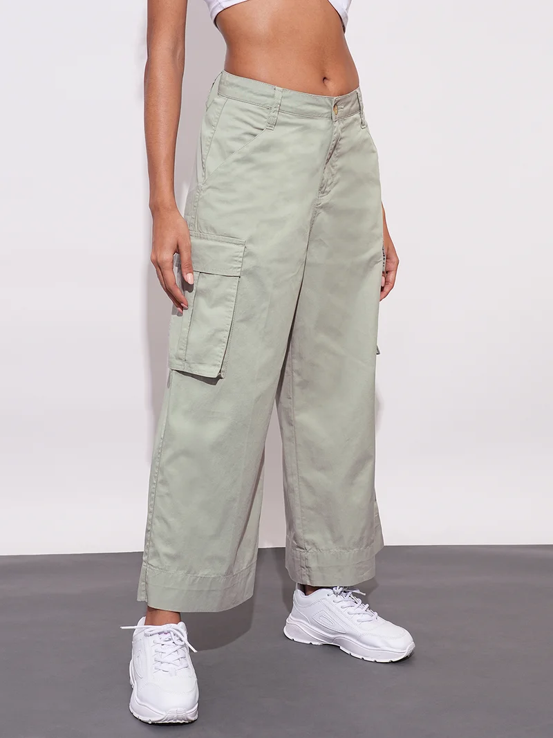 globus Women Cotton Mid-Rise Cargo Style Wide Leg Trousers