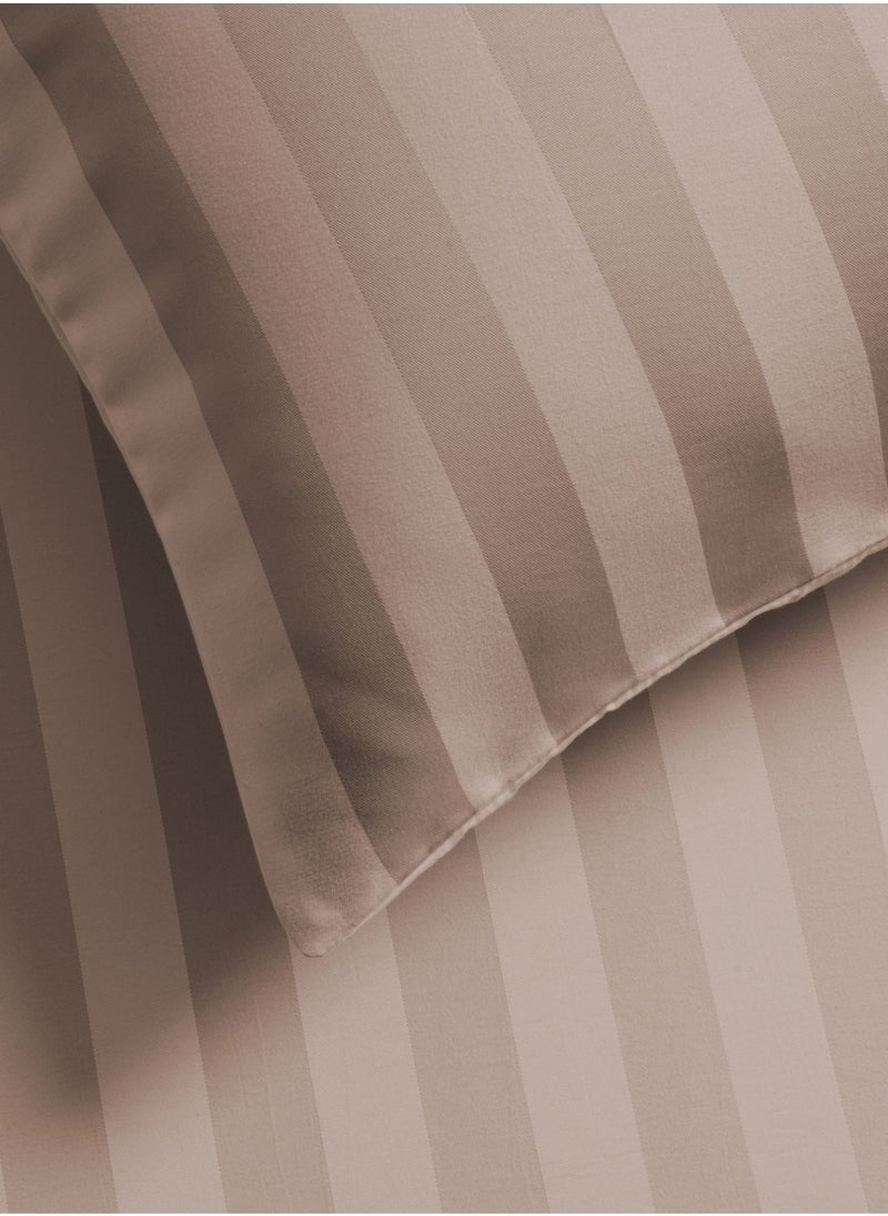 Single Microfiber Sheet Set,  Single Size 2 Pieces, Hotel Stripes Design - pzsku/ZE7A352F3E0161C0B3C3BZ/45/_/1712306187/9ec7032e-bd30-4a92-920d-bf69561f7f58