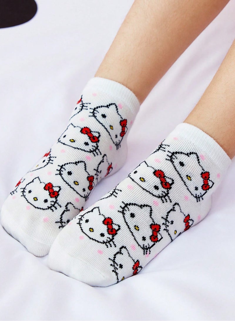 هالو كيتي جوارب اطفال قطنيه  بتصميم هيلو كيتي مصنوعة من خامة ناعمة وقابلة للتهوية لراحة طويلة مجموعه من 3 ازواج  بتصاميم متعدده مناسبه  لعمر ( 6-4) سنوات - Image 5