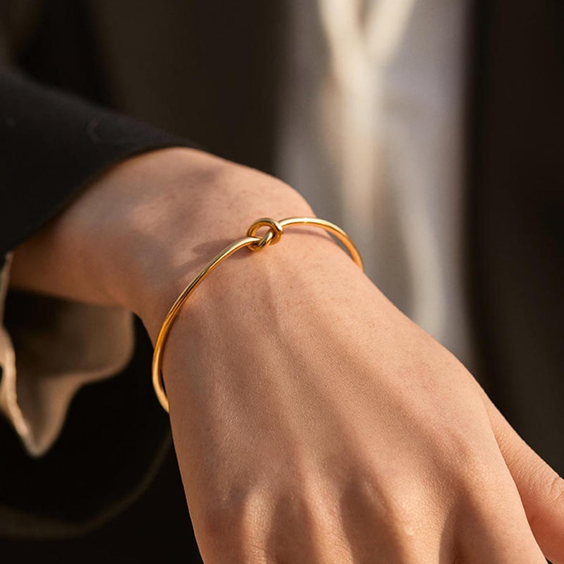 17IF 4 Pcs Gold Bracelet for Women Dainty Chunky Trendy Star Tie Simple Bangle Set Aesthetic Hand Hugging Charm Heart Stack Accessories Adjustable Chain - Image 4