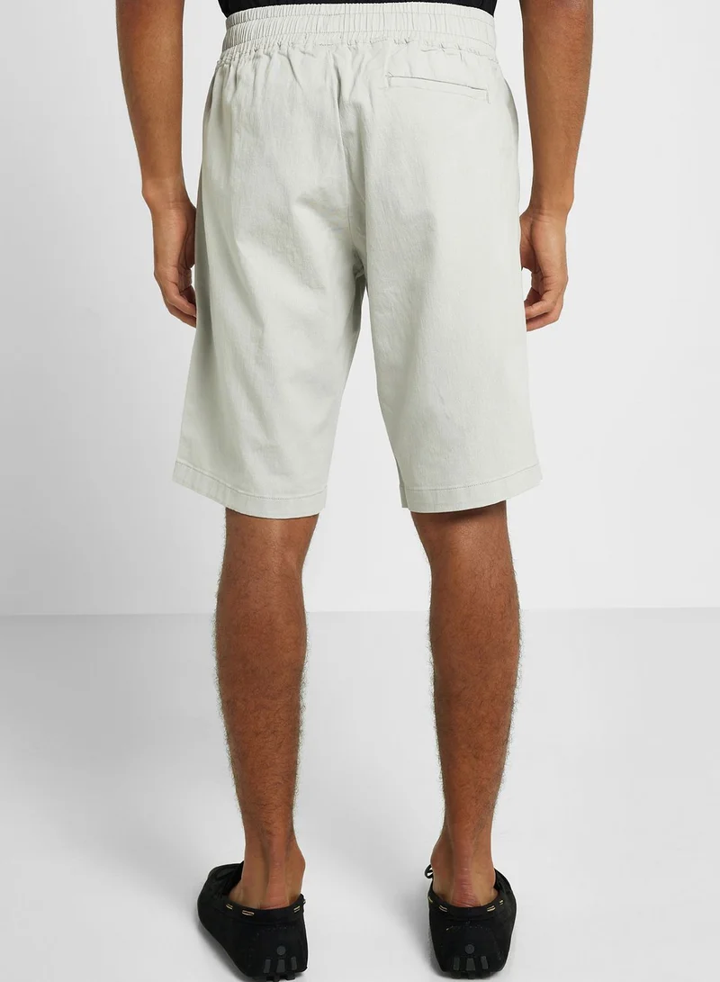 توماس سكوت Thomas Scott Men Mid-Rise Slim Fit Shorts