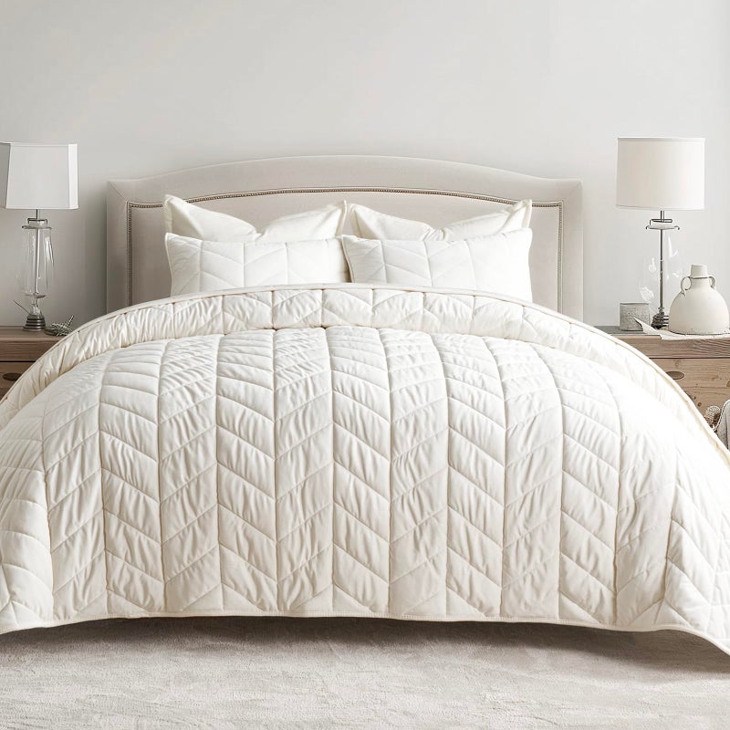 EVERGRACE 3 Pieces Luxurious Velvet King Quilts, Ultra Soft Lightweight Velvet Comforter Set, Matelasse Oversized Diamond Bedspread Coverlet for All Season with 2 Shams, Cream White, 108"x96" - Image 1