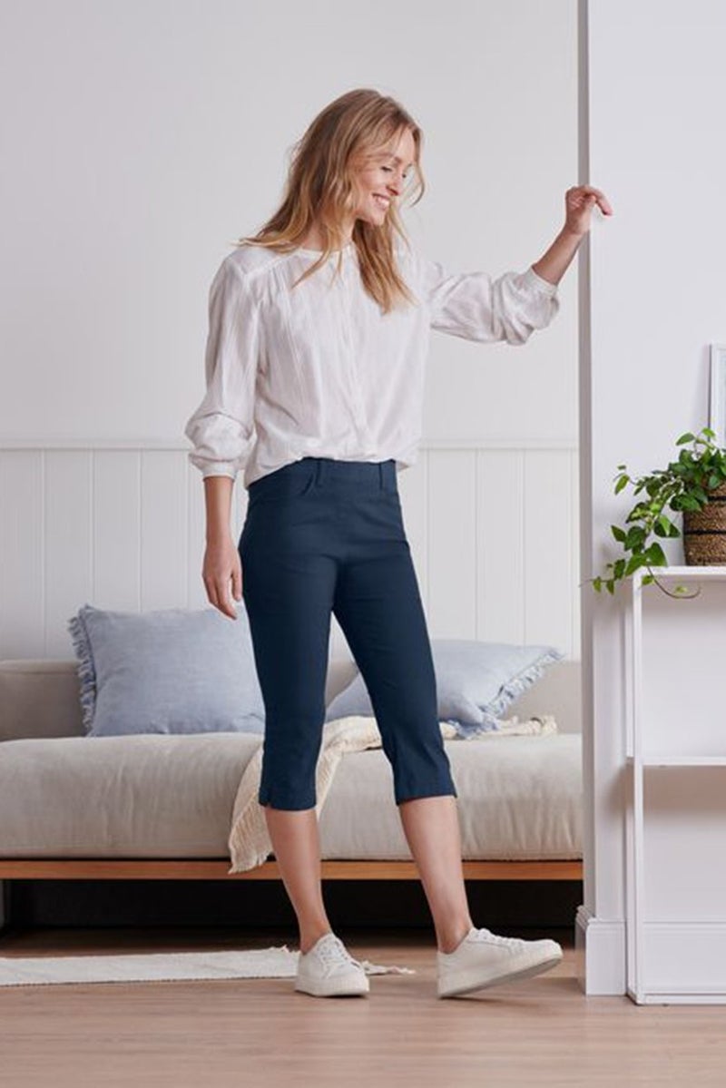 Tchibo Women Slim Fit Solid Stretchable Knee Pants, Navy - Image 1