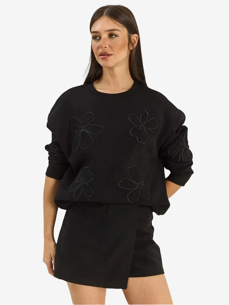 Bianco Lucci LUCCI Embroidered Crew Neck Long Sleeve Sweatshirt