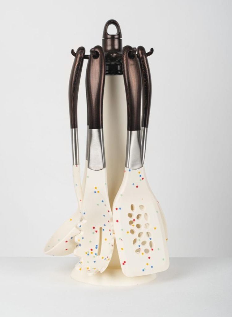 Distribution 7 Piece Kit Silicone Metal Beige Handle Brown Hand