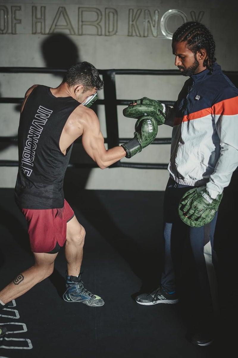 Invincible Commando Punch Mitts, Focus Pad Boxing - Image 5