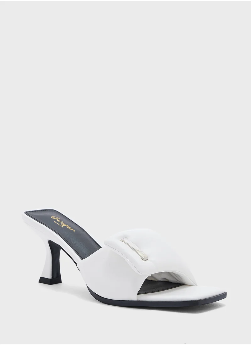 جينجر Square Toe Padded Heel Sandal