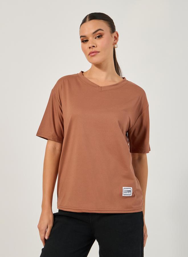 Styli Knitted Short Sleeve V Neck Plain Regular T-Shirt  - Image 2