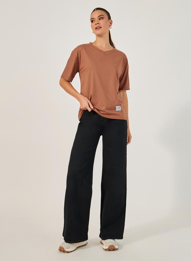 Styli Knitted Short Sleeve V Neck Plain Regular T-Shirt  - Image 3
