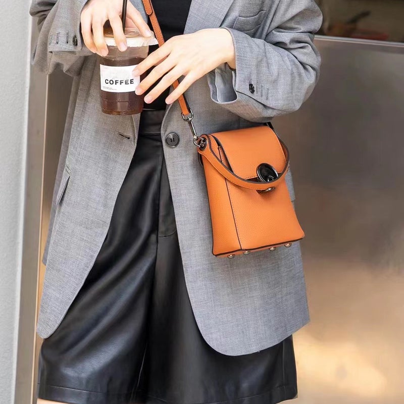 Genuine Leather Mobile Phone Korean Fashion Crossbody All-Match Large Screen Mobile Phone Round Hardware Handbag - Image 2