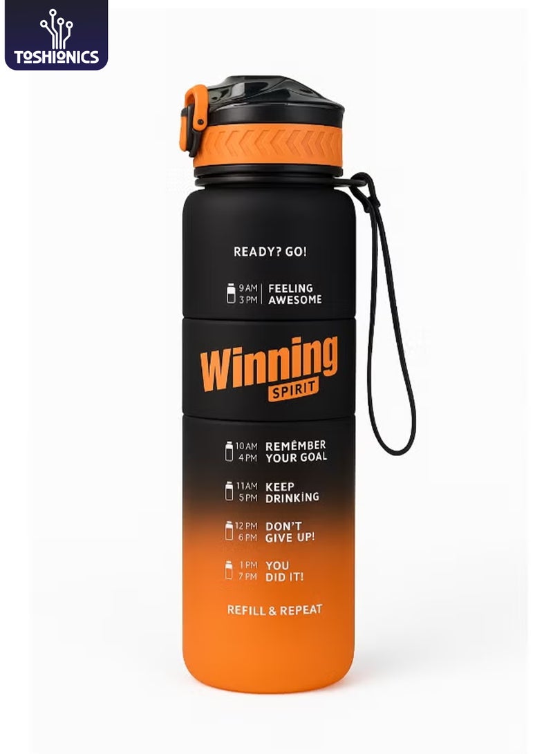 توشيونيكس زجاجة مياه 1000 مل بشعار "روح الفوز التحفيزية" مع علامات زمنية، وغطاء قابل للقفل بلمسة واحدة، وقشة مدمجة قابلة للطي، ومقبض حمل واحد وغطاء غير قابل للانزلاق - خالية من مادة BPA، وغطاء مانع للتسرب، وصديقة للبيئة، مصنوعة من البلاستيك، وقابلة لإعادة الاستخدام، وزجاجة مياه تذكيرية للشرب للبالغين والأطفال في المدرسة والمكتب والترطيب اليومي وصالة الألعاب الرياضية واللياقة البدنية واليوغا وركوب الدراجات والمشي لمسافات طويلة والتخييم في الهواء الطلق والمشي لمسافات طويلة والرياضة والسفر، زجاجة سعة 32 أونصة - Image 1
