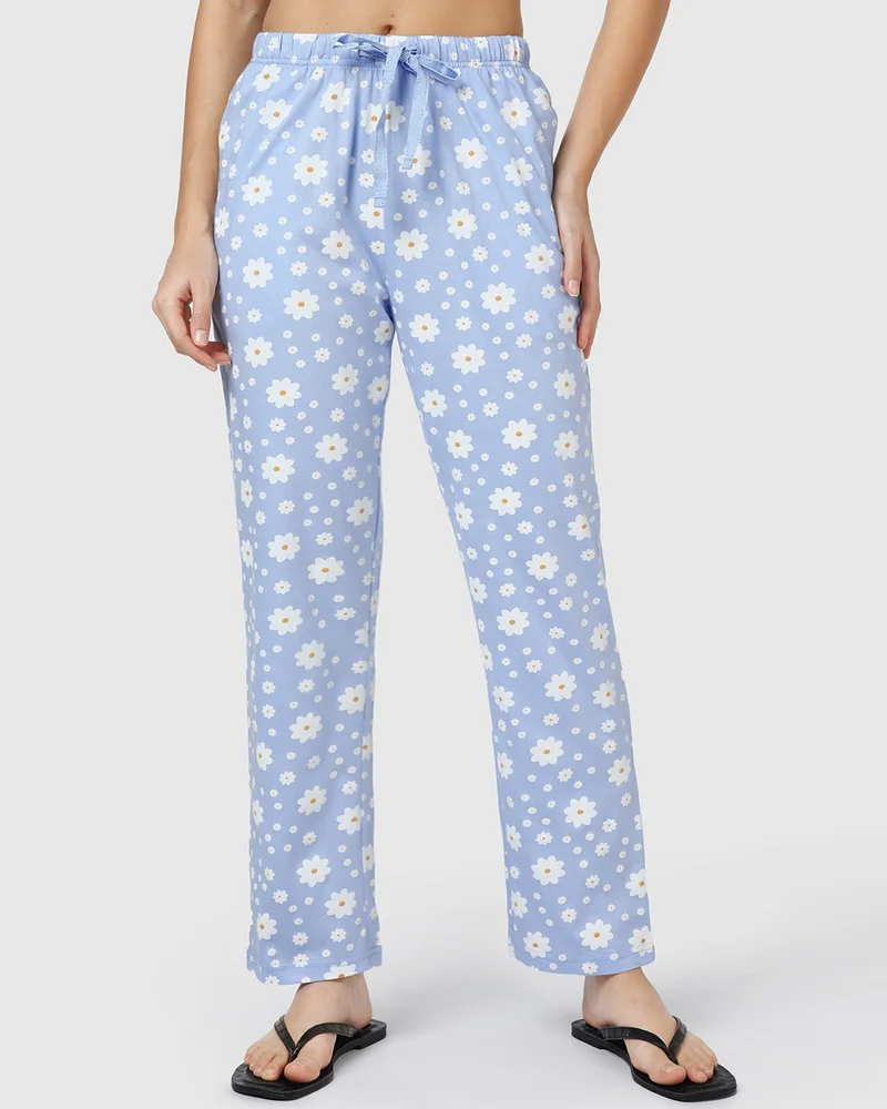 بيواكوف Women's Sky Blue All Over Floral Printed Pyjamas
