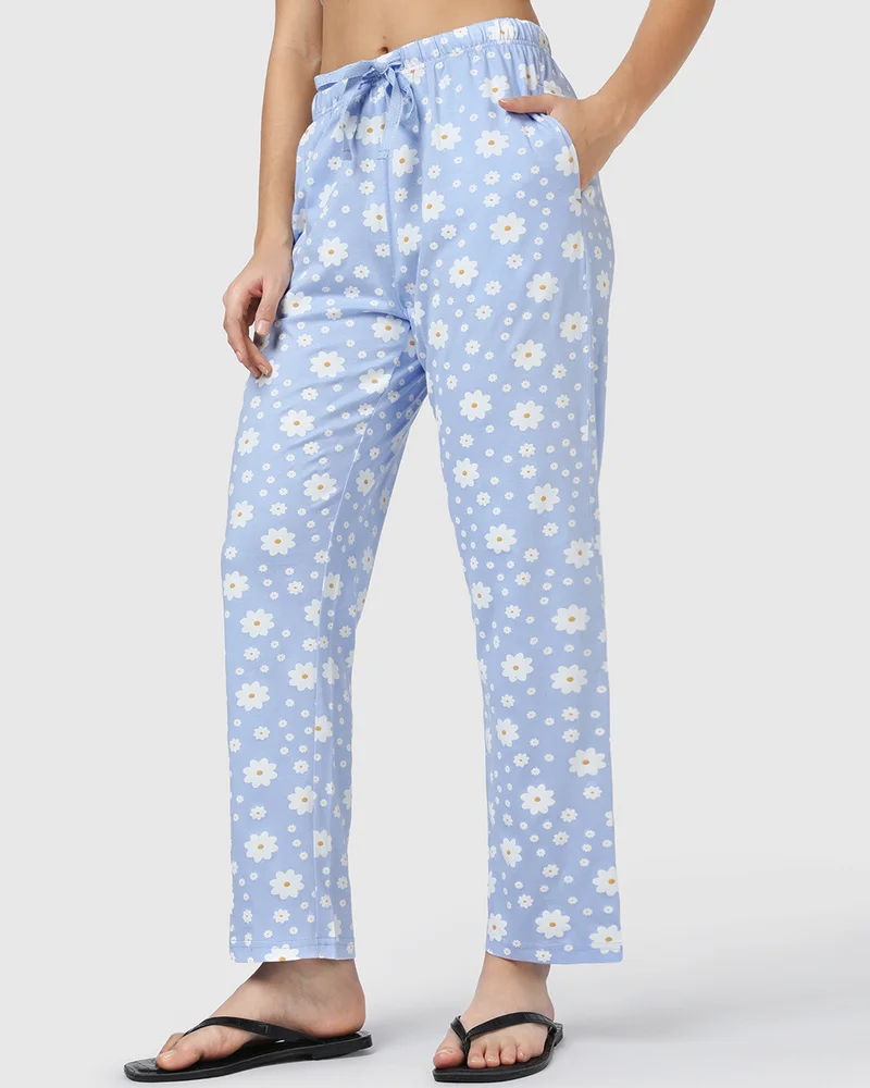 بيواكوف Women's Sky Blue All Over Floral Printed Pyjamas
