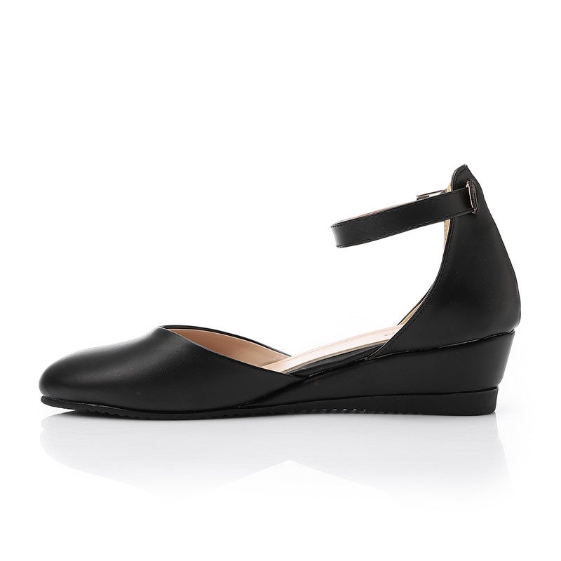 Ice Club Trendy Women’s Flat Shoes with Cross Strap Style Perfect for Dressing Up or Down Every Day - Image 4