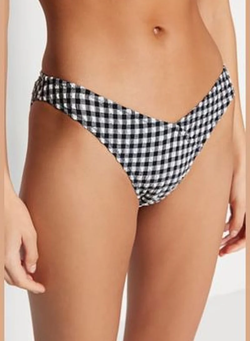 trendyol Hijab, Textured V-Cut Bikini Bottoms with Regular Legs TBESS21BA0130