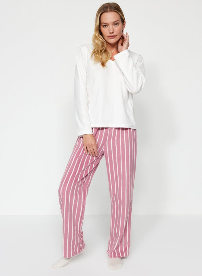 trendyol Striped Winter Knitted Pajamas Set - Image 3