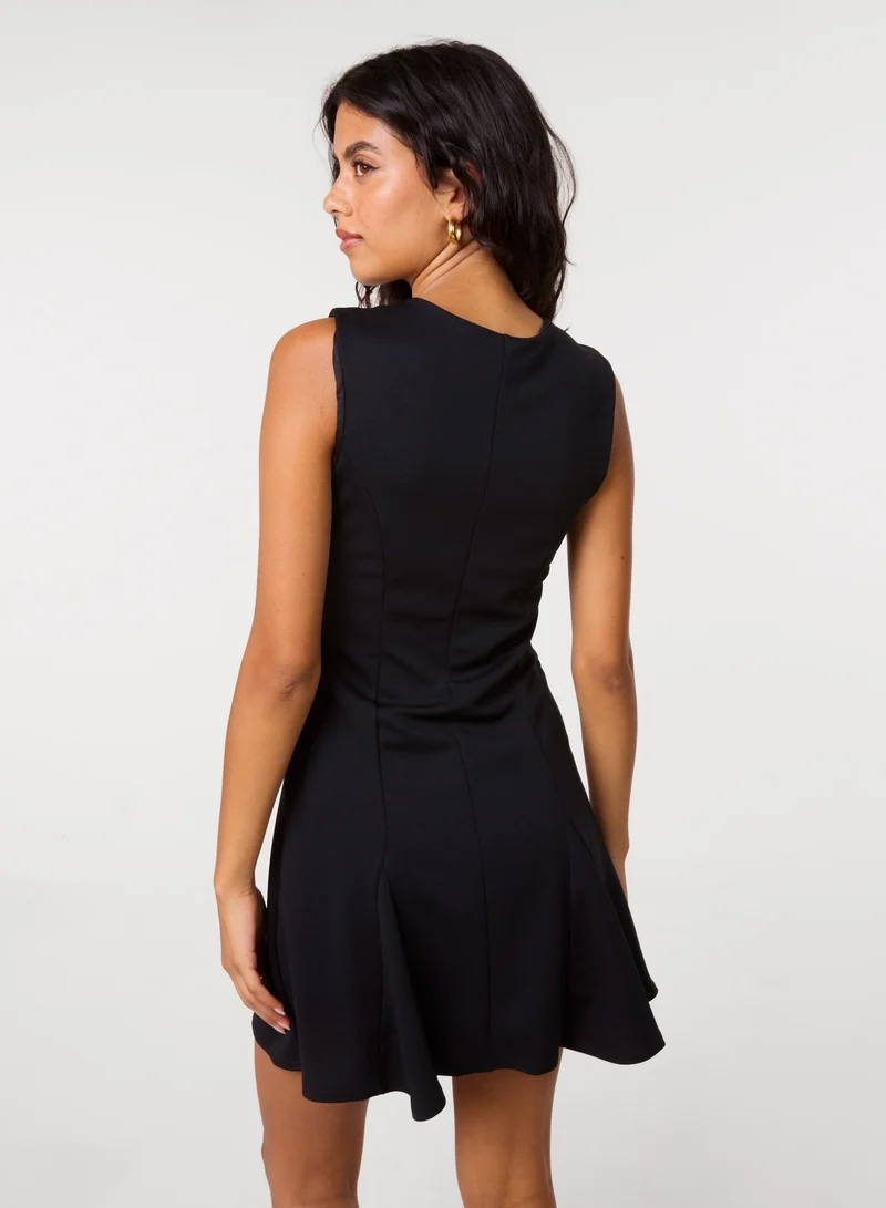 بينك فانيلا Ponte Square Neck Godet Dress