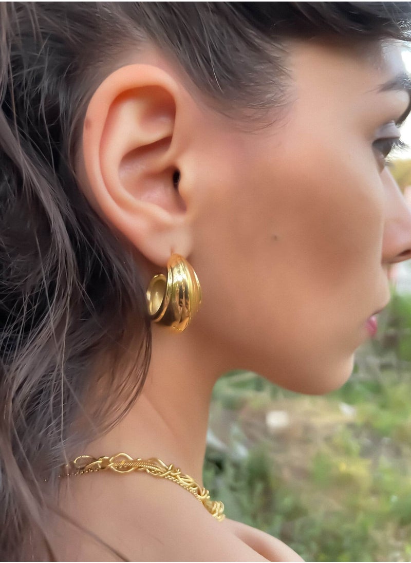 Clé de Lune Big Croissant Hoops Earrings  - Image 2