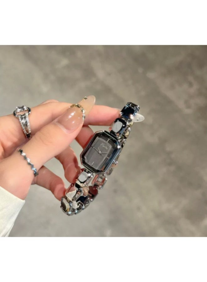 gedi Women's Octagonal Case Quartz Watch, Silver Tone Chain Strap with Geometric Design - Edgy Luxury Watch for Fashion-Forward Ladies