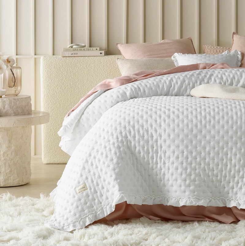 ROOM99 Molly Elegant White Bedspread 200 x 220 cm  Versatile Bed Throw or Sofa Throw Quilted Bedspread  Ideal as a Bedspread