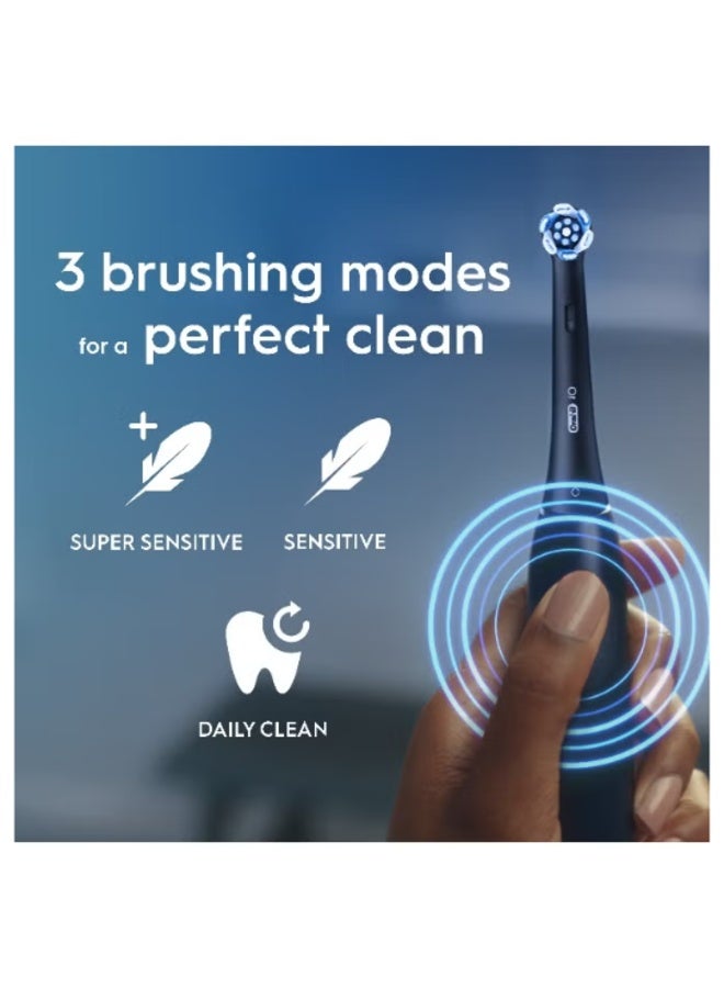 أورال بي فرشاة أسنان كهربائية قابلة لإعادة الشحن Oral-B iO2 Series 2، 3 أوضاع ذكية، مستشعر ضغط، أسود - Image 1